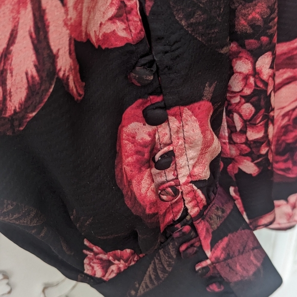 Floral blouse - Picture 4 of 4